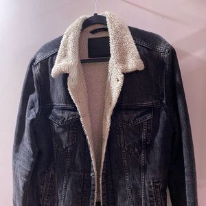 BLACK denim Levi jacket thick and warm material.